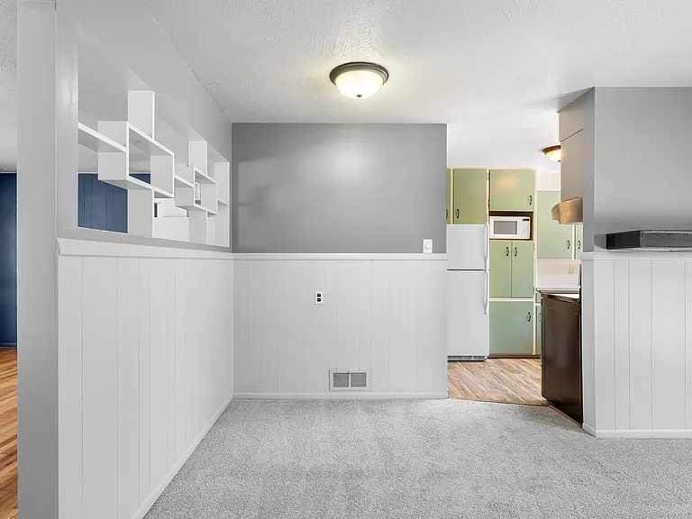 708 S Phillippi St — Photo 9