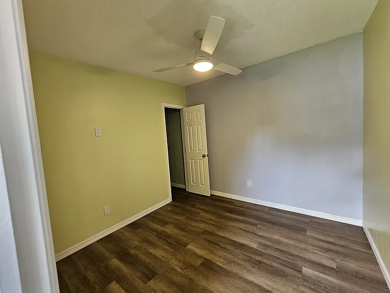 1617B Constantine St — Photo 7