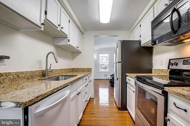 3205 Silverstone Ct — Photo 3