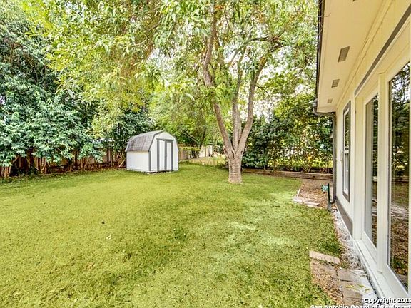 5th image of 210 Fantasia St