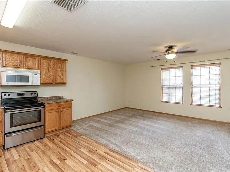 3141 SW Sharmin Ln — Photo 5