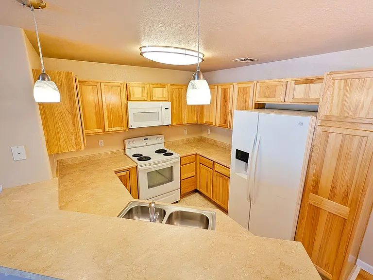 555 Cougar Bluff Point #207 — Photo 16
