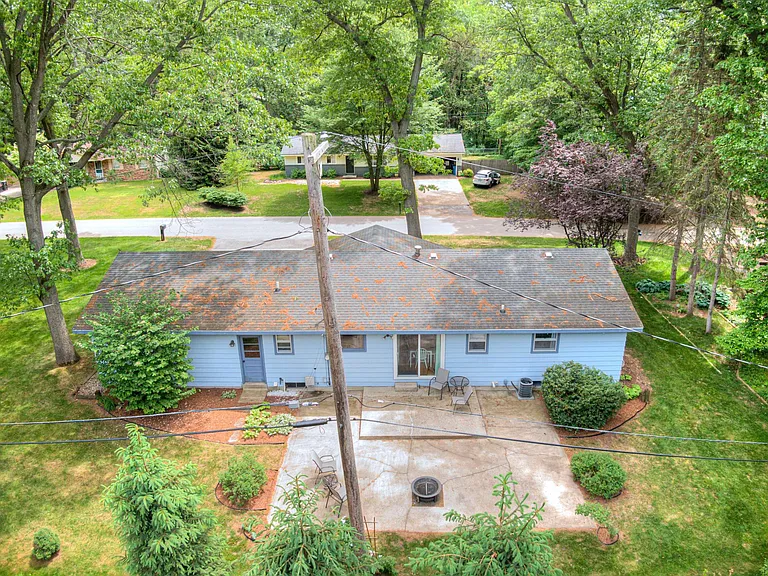 781 Pine Bay Ave — Photo 6