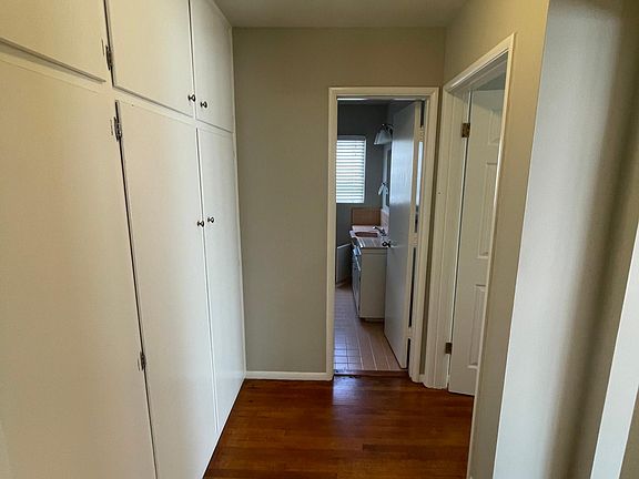 5th image of 1049 E Ocean Blvd APT 14