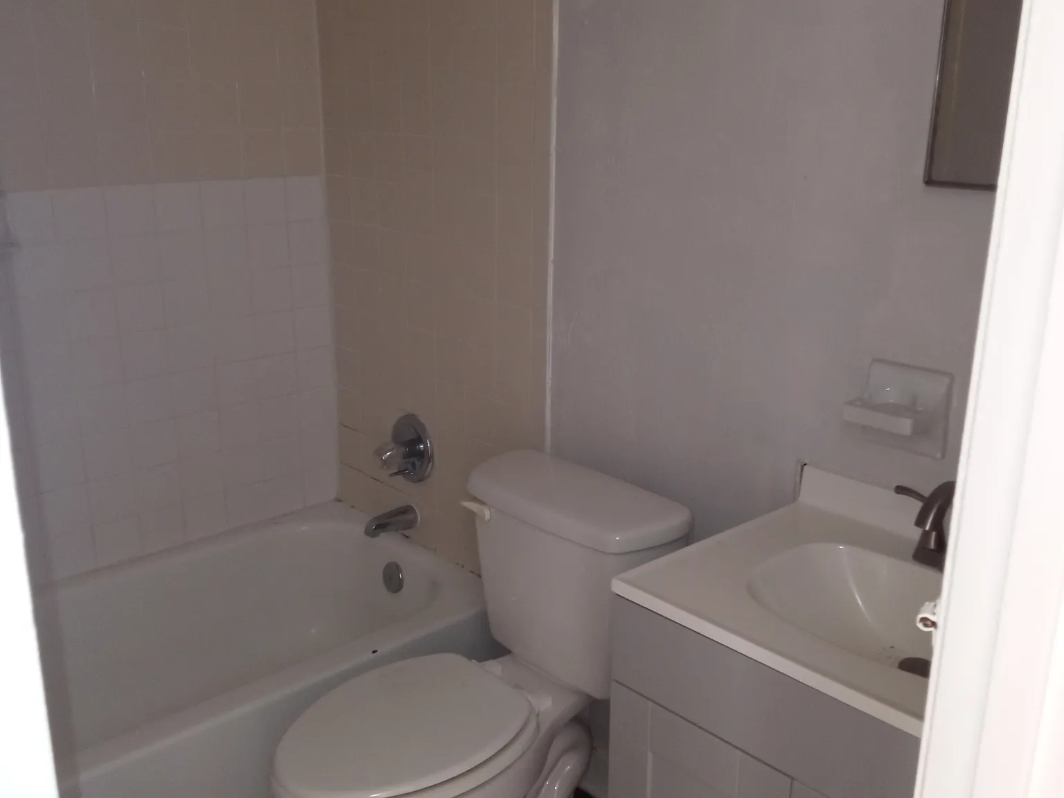2628 SW 31st Place — Photo 2