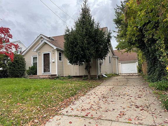2nd image of 6 Dawes Ave