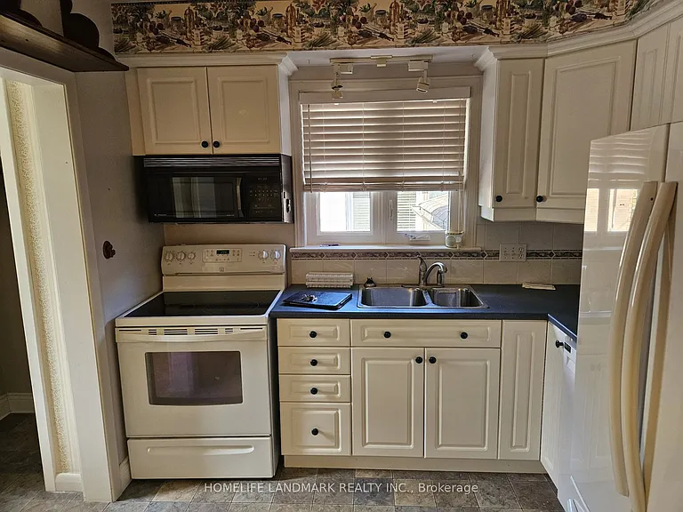 147 Fitzgibbon Ave #MAIN — Photo 10