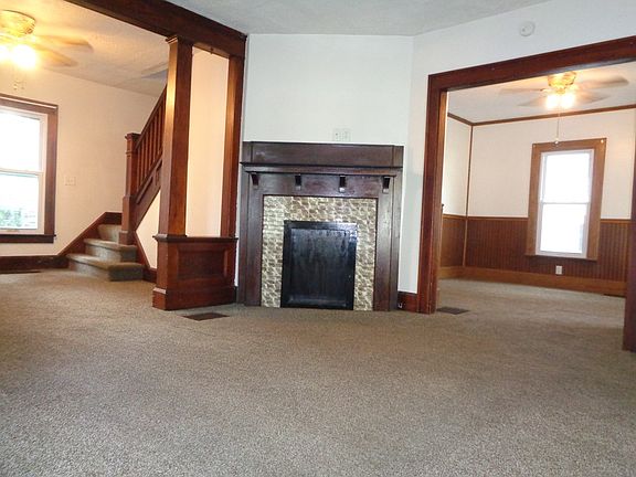 5th image of 141 Lincoln Ave