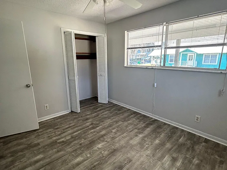11 N Lake St #3 — Photo 19