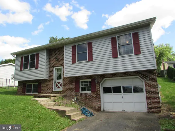 176 Creekside Dr, State College, PA 16801