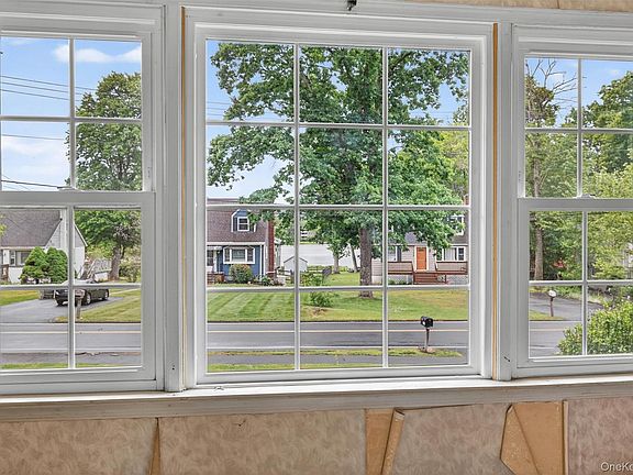 3rd image of 105 Lakewood Drive