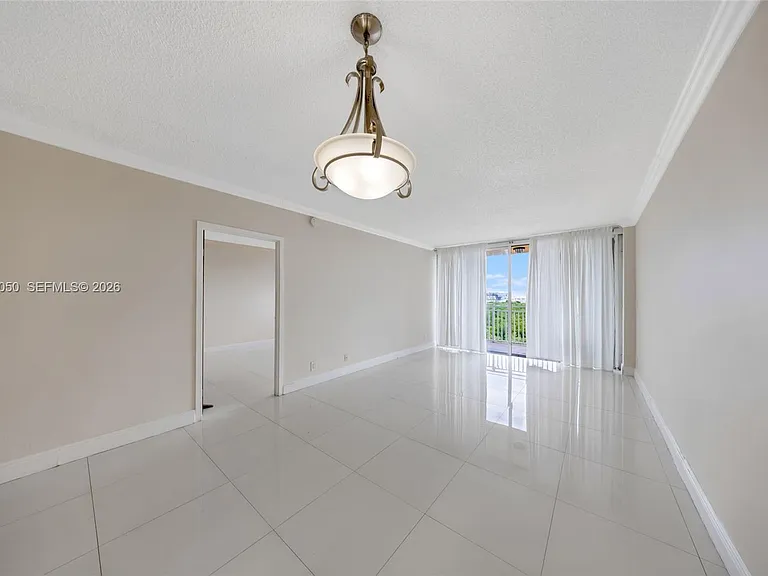 2450 NE 135th St #1006 — Photo 7