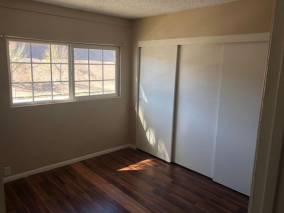 2nd image of 2925 Elm Ave
