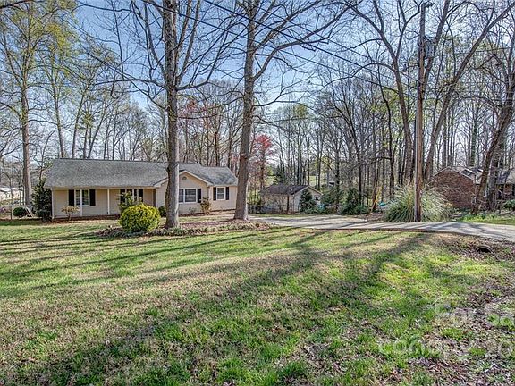 3rd image of 116 Buena Vale Dr