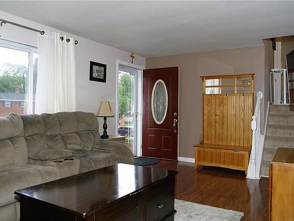 2nd image of 128 Sunrise Dr