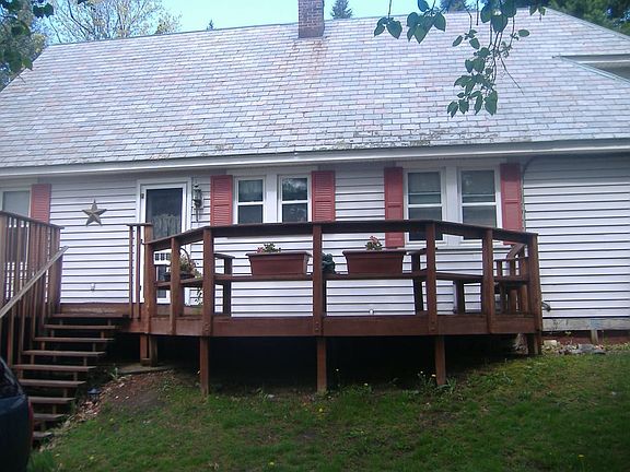 2 level deck with seating