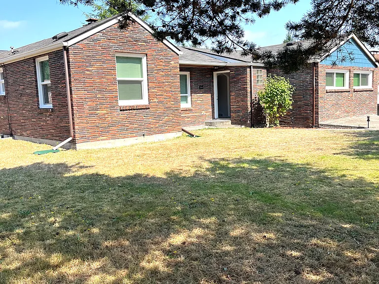 503 Tamarack Dr — Photo 2
