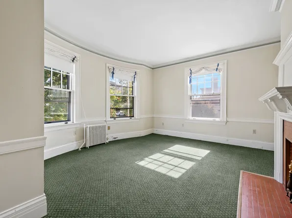 7 Oak St, Worcester, MA