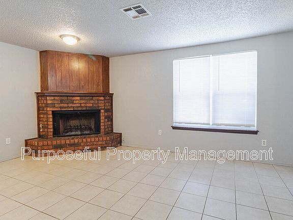 5th image of 930 SW 63rd St