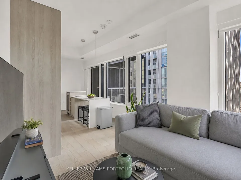 11 Yorkville Ave #2709