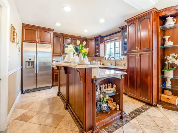 2293 Pruneridge Ave, Santa Clara, CA 95050