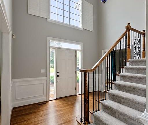 4th image of 2031 Roydon Ct SE
