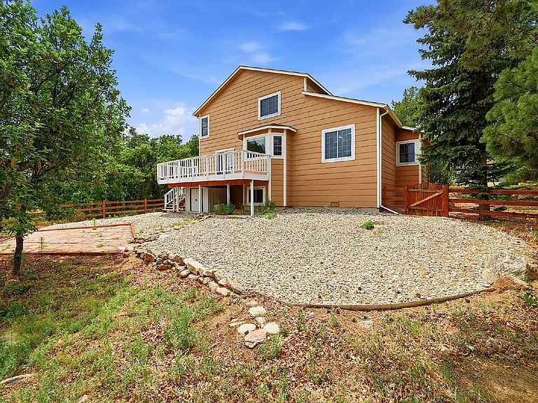 110 Mobray Ct — Photo 44
