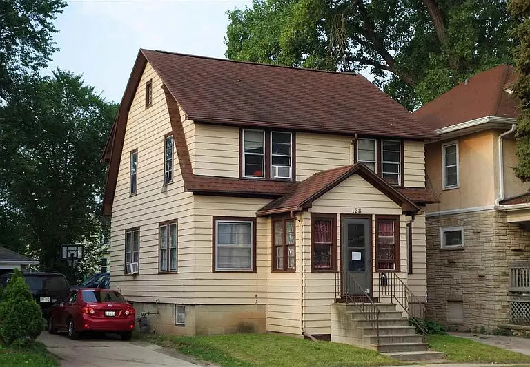 128 E Johnson St — Photo 1