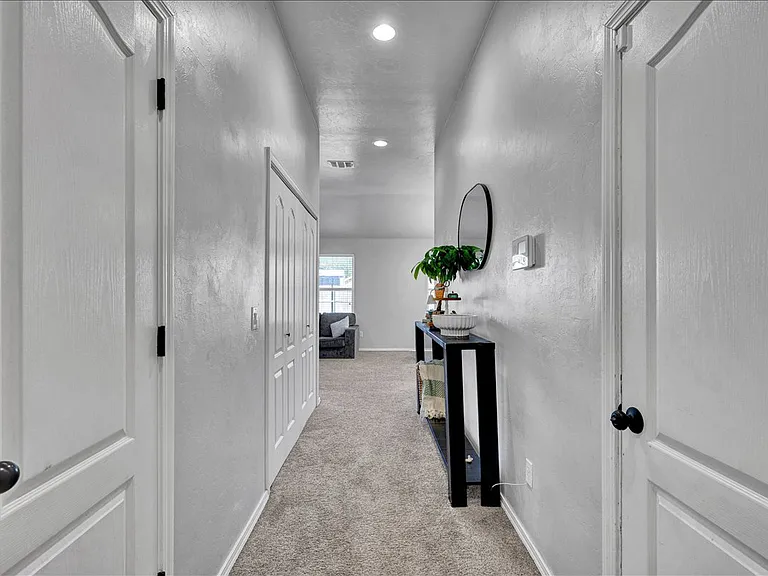 8601 SW 45th Ter — Photo 7