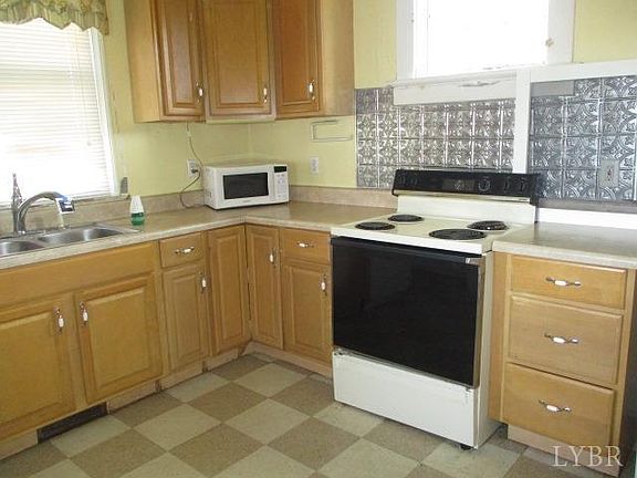 3rd image of 646 Wilton Ave