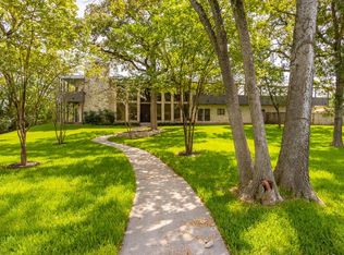 2714 Broadmoor Dr, Bryan, TX 77802