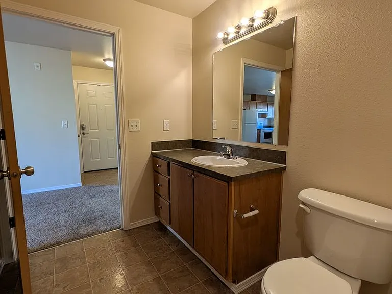 Wellesley Park Apartments — Photo 56