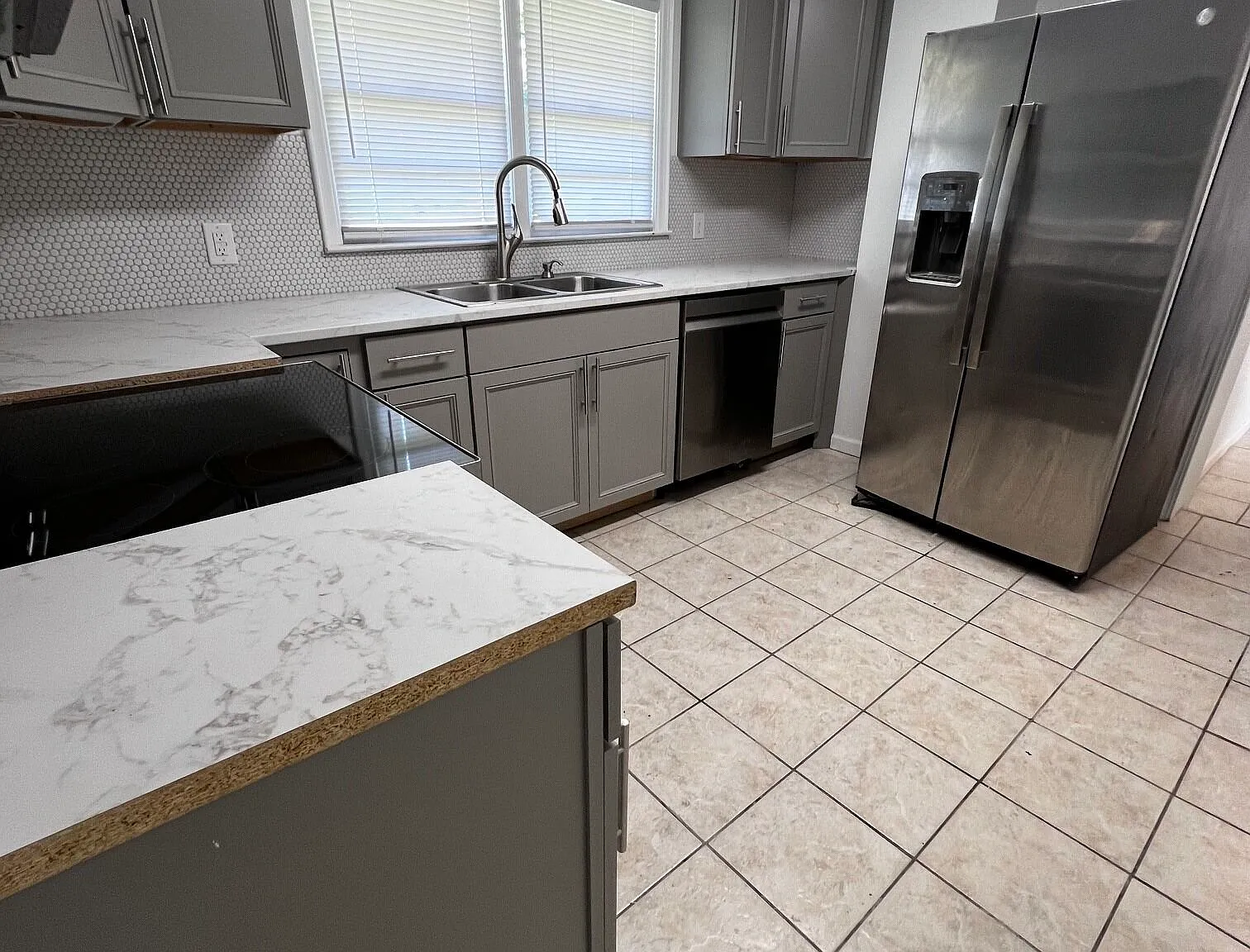 3 bed, 2.0 bath, 1260 sqft, $2,295 — Photo 3