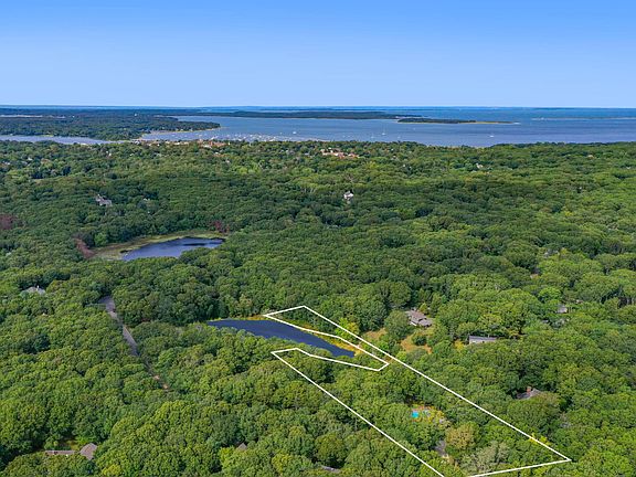 2nd image of 29 Round Pond Ln