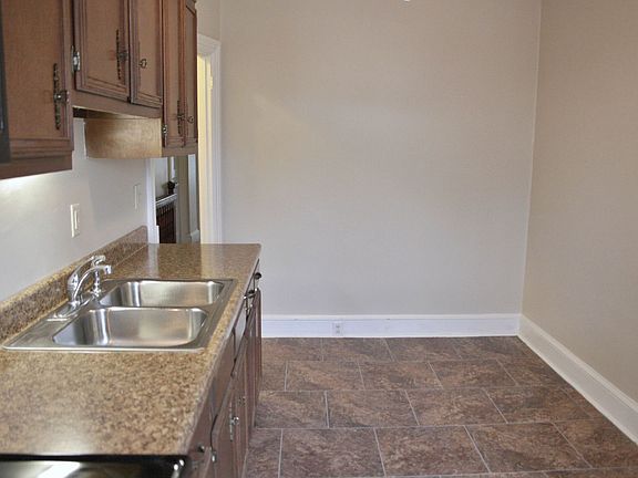2nd image of 418-420 N Market St #B