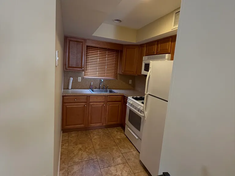 191 Merrill Ave — Photo 3
