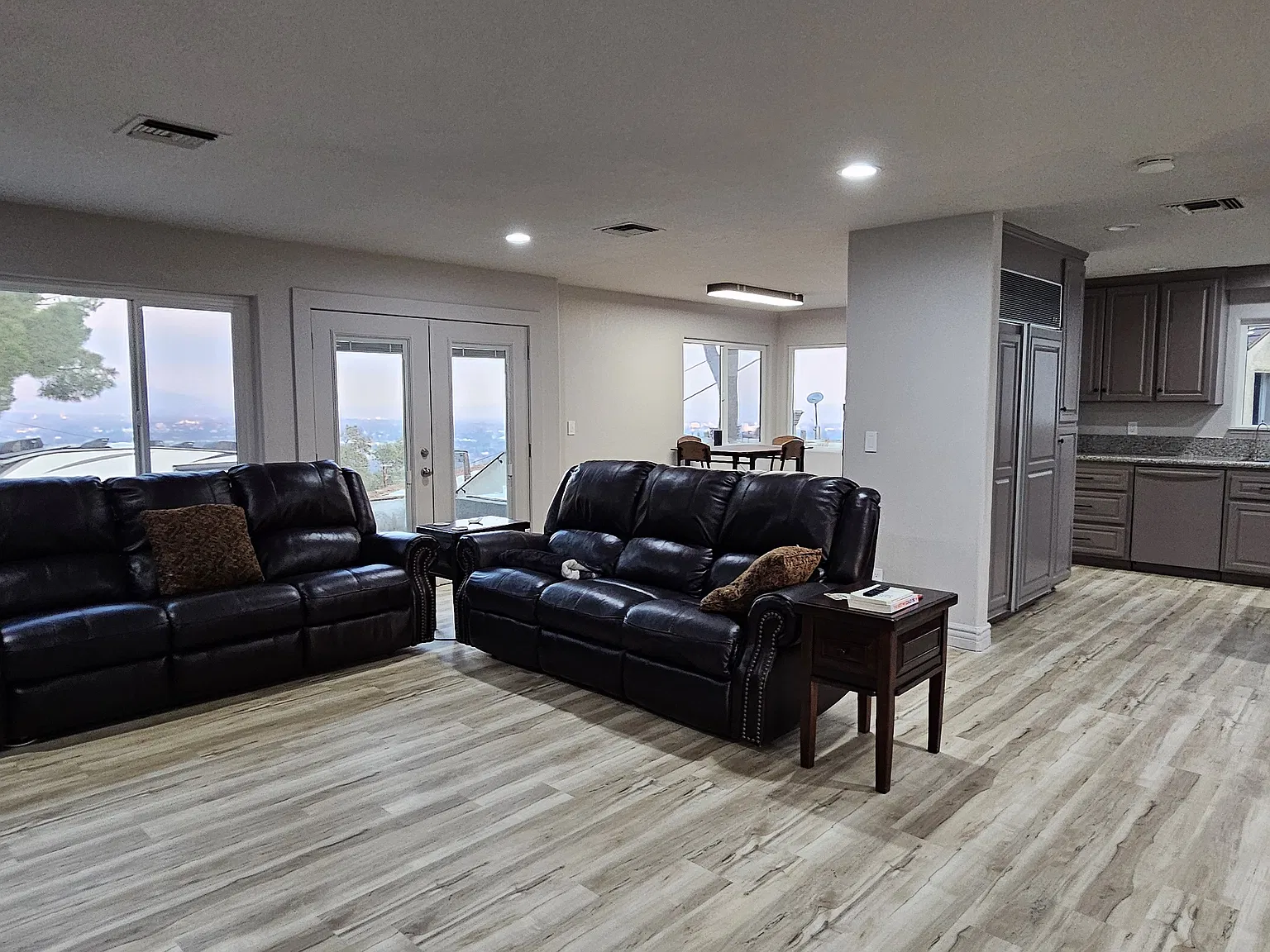 2 bed, 1501 sqft, $4,500 — Photo 3