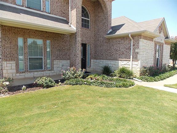4th image of 808 Lakewood Dr