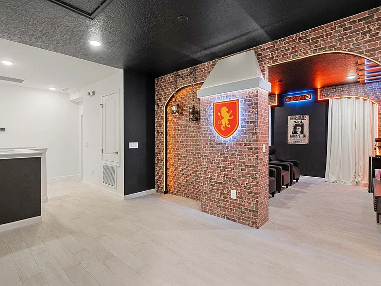 Building's Lounge