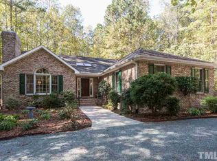 377 Chatham Dr, Chapel Hill, NC 27516
