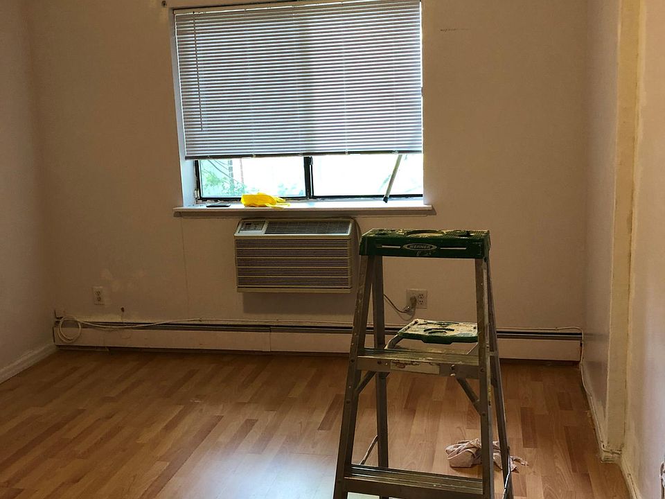 1st image of 2-104 24th Ave #2