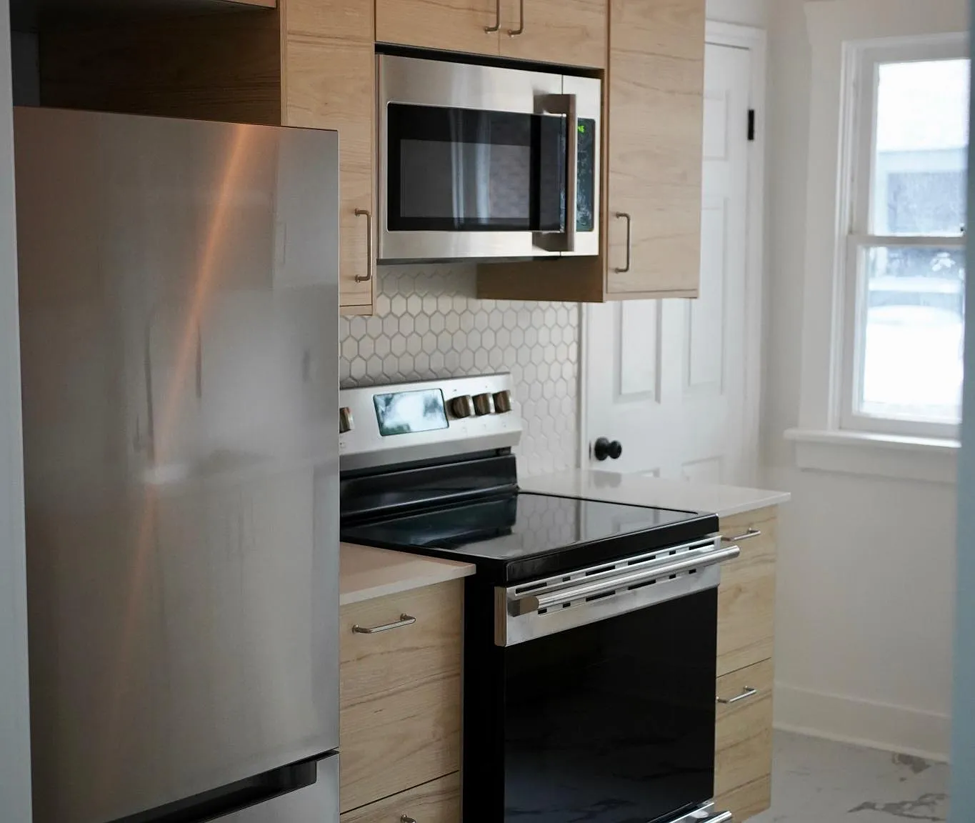 669 E Downington Ave — Photo 1