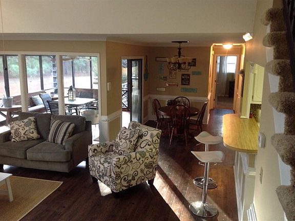 3rd image of 1521 Comanche Cir
