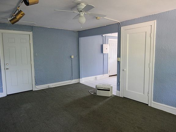 5th image of 526 S York St APT C