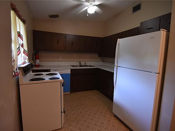 4th image of 604 Mimosa Ter