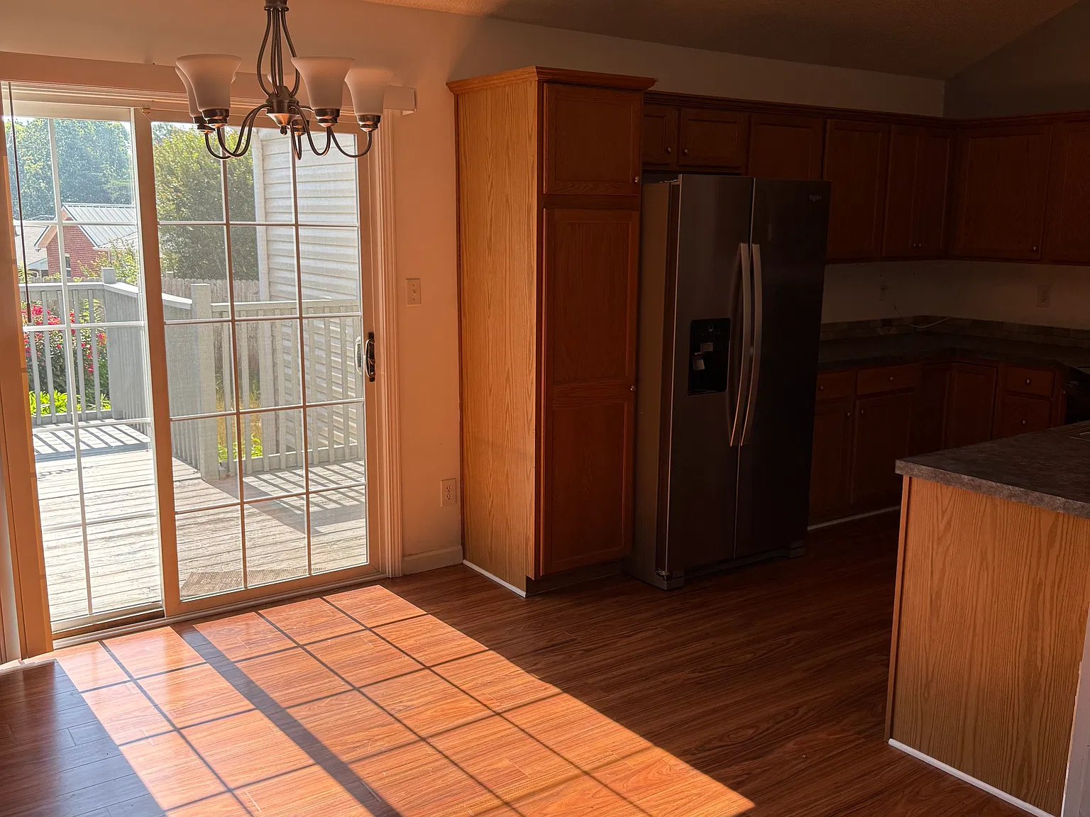 3 bed, 1234 sqft, $2,100 — Photo 4