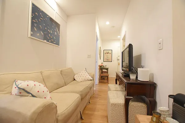 Rented by REAL New York | media 21