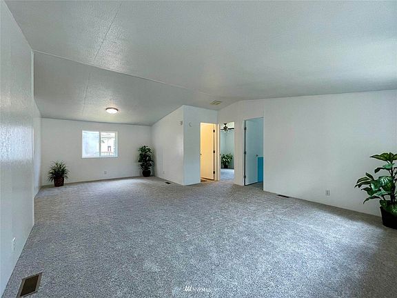 5th image of 797 Garfield Ave E