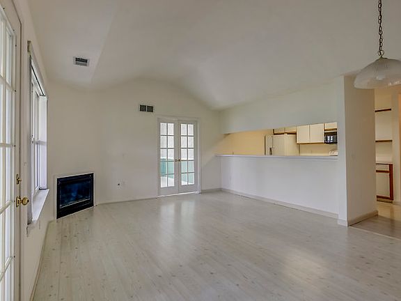 5th image of 1700 Weatherstone Dr
