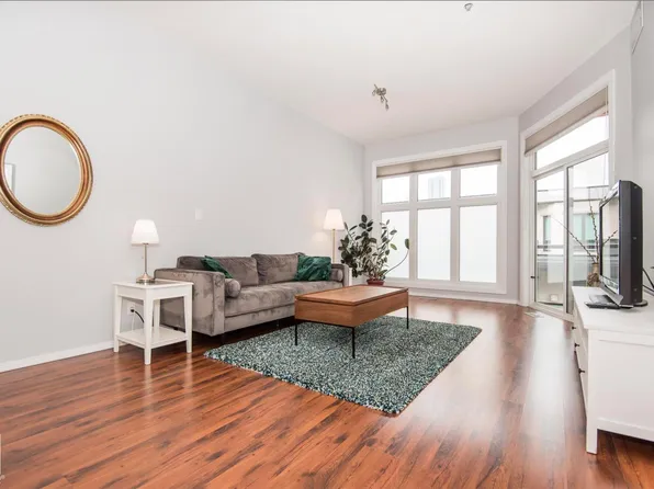10147 112th St NW #415, Edmonton, AB T5K 1M1